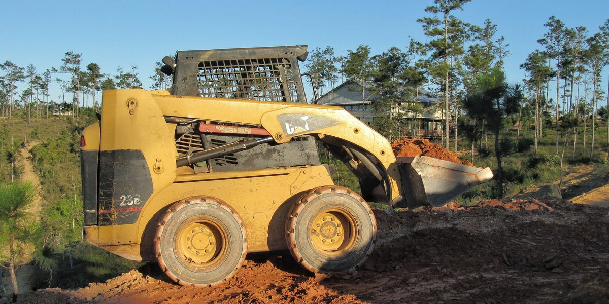 Comprehensive Guide to Skid Steer Loaders Sizes, Lift Types, Control