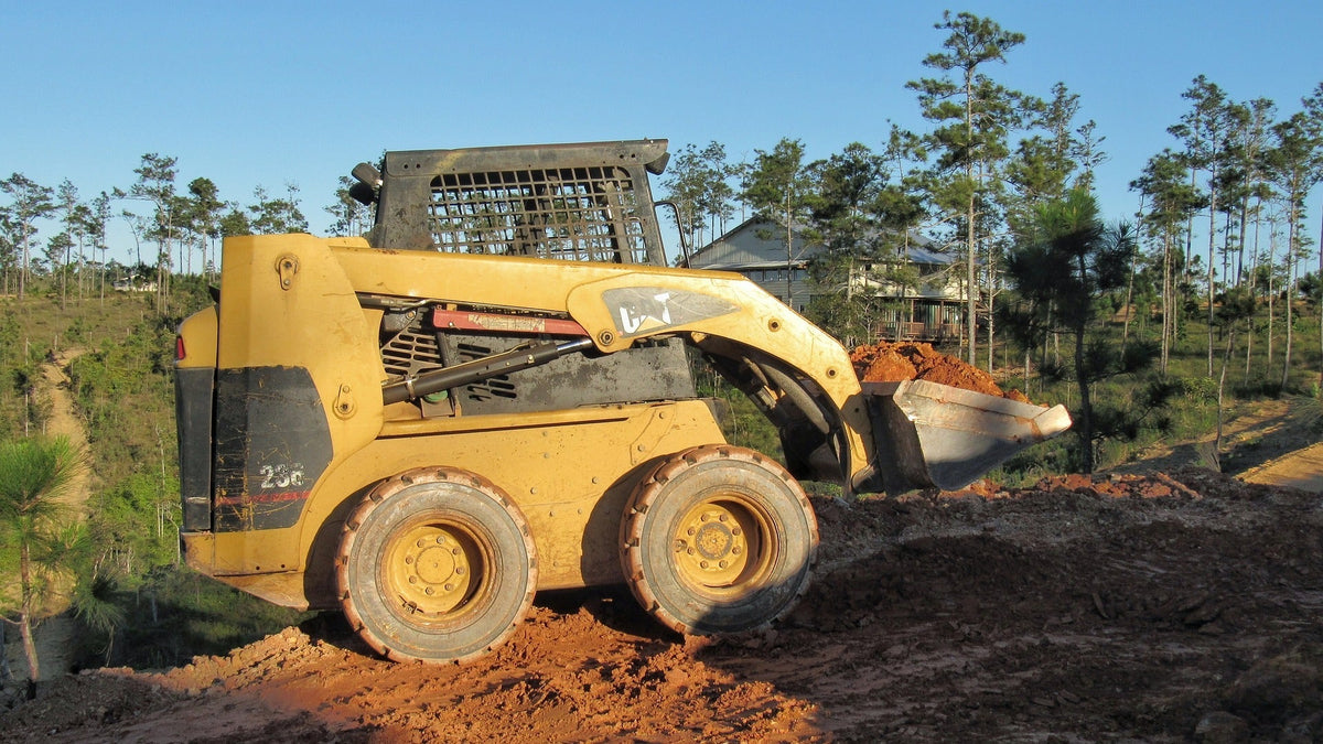 Comprehensive Guide to Skid Steer Loaders Sizes, Lift Types, Control