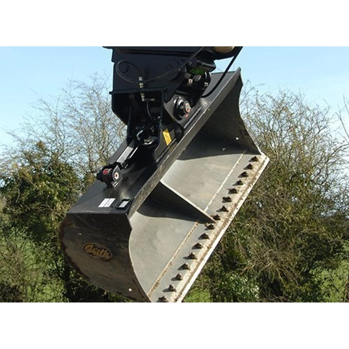 Geith Hydraulic Angle Tilt Bucket (Dual Ram) — Attachments King